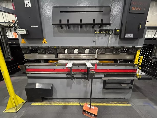 132 Ton, Ermak #CNCAP8X132, CNC hydraulic press brake with 4-Axis CNC back gauge, 8' overall, 82" between - Image 2