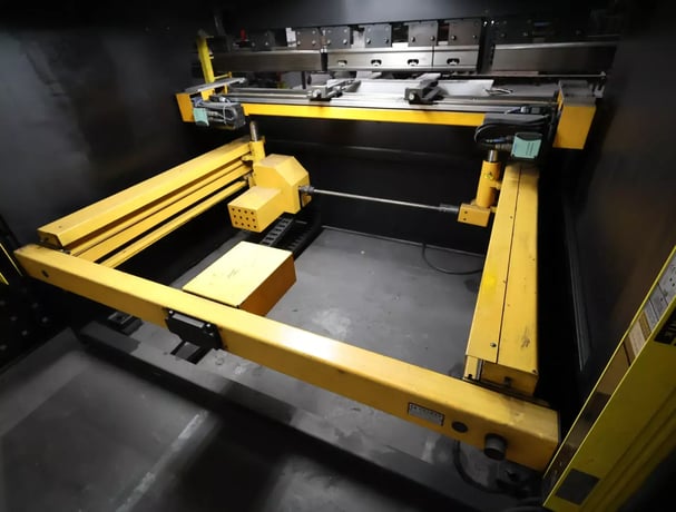 132 Ton, Ermak #CNCAP8X132, CNC hydraulic press brake with 4-Axis CNC back gauge, 8' overall, 82" between - Image 8