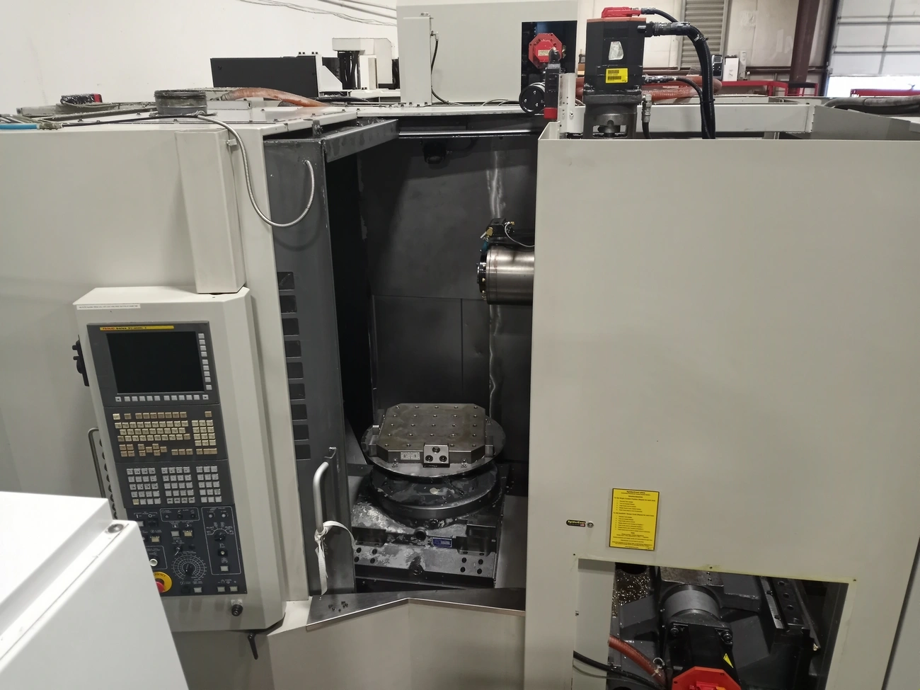 Kiwa #KH-45, horizontal machining center, 15" x 15" pallet, 12,000 RPM, 60 automatic tool changer, Cat 40 - Image 2