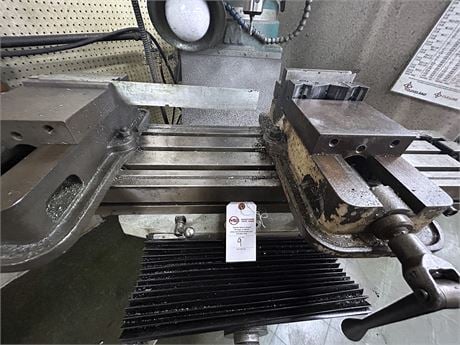 Clausing #2VS08, vertical mill, w/ Accurite digital read out - Image 2