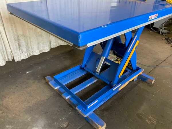 3000 lb. Vestil #EHLT-487203043, hydraulic scisor lift table, 48" x 72" table, 36" lift height, 3/4 HP, 2023 - Image 2