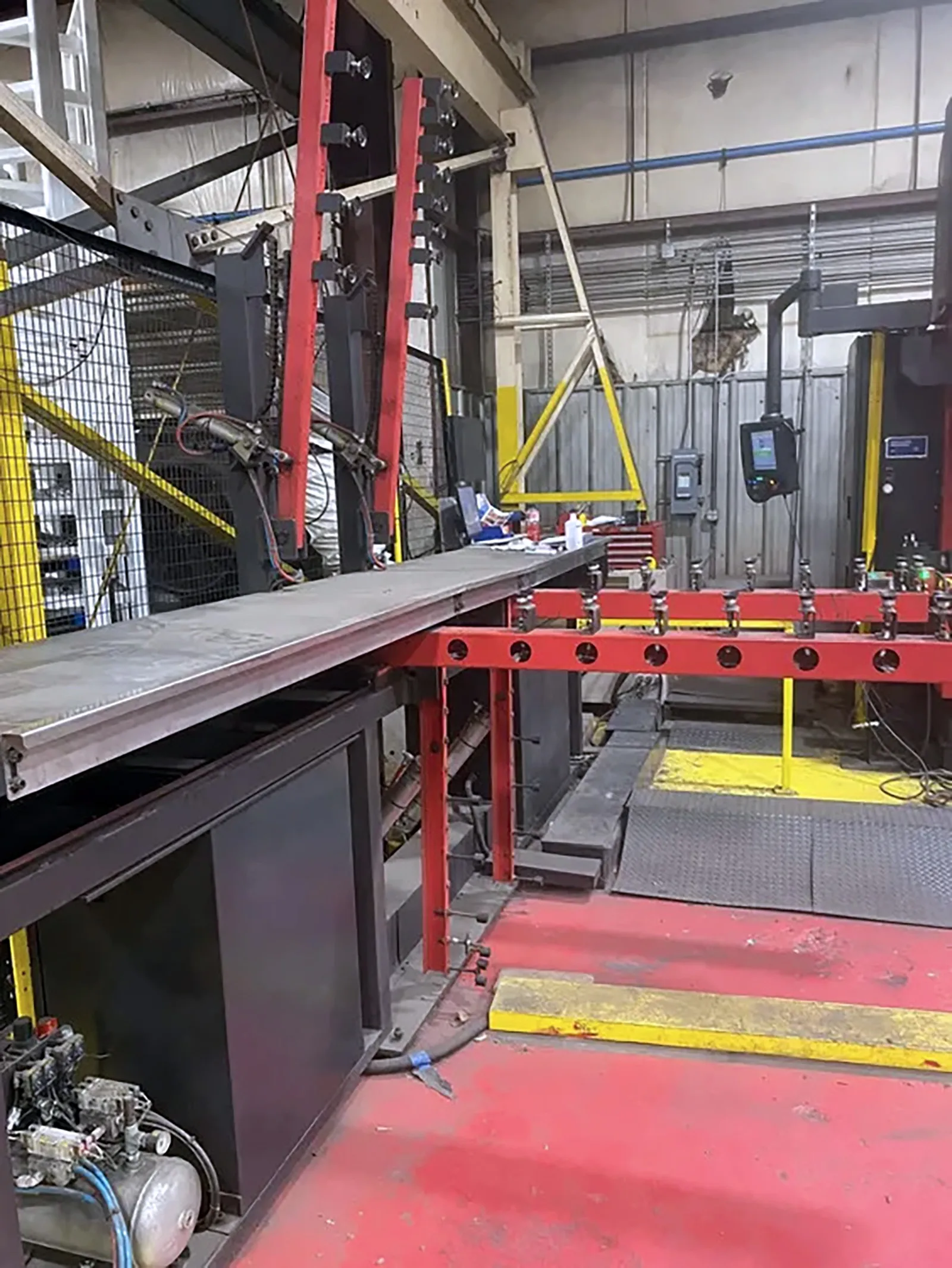 243 Ton, Amada #HDS2204NTW, CNC hydraulic press brake, 14' overall, 148" between housing, 17.72" stroke, 26" - Image 2