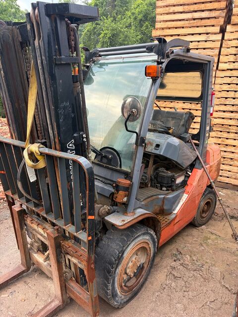 6000 lb. Toyota #8FGU30, LPG Forklift, 187" Max Lift Height, 2010 - Image 1
