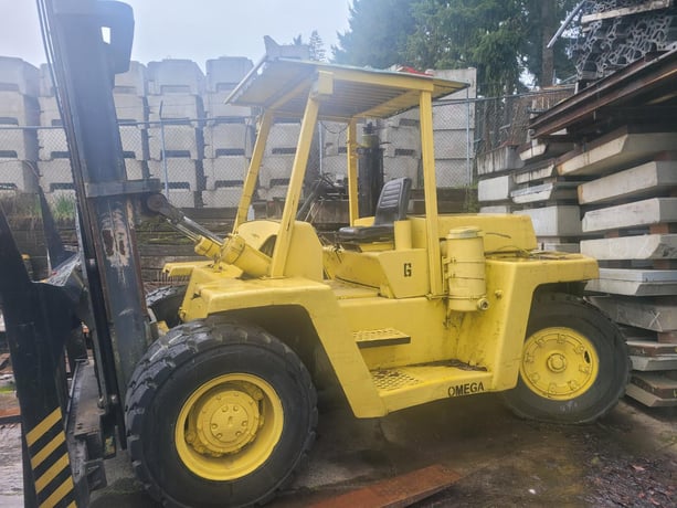 25000 lb. Clark #C500-YS-250D, hvy-duty ind forklift, 148" lift height, Detroit Diesel Series 40 engine, side - Image 1