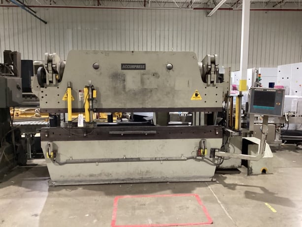 130 Ton, Accurpress #713010, CNC hydraulic press brake, 10' overall, 1998 - Image 1