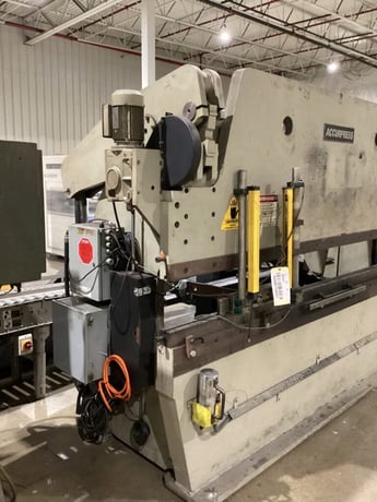 130 Ton, Accurpress #713010, CNC hydraulic press brake, 10' overall, 1998 - Image 2