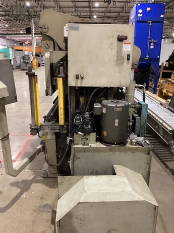 130 Ton, Accurpress #713010, CNC hydraulic press brake, 10' overall, 1998 - Image 6