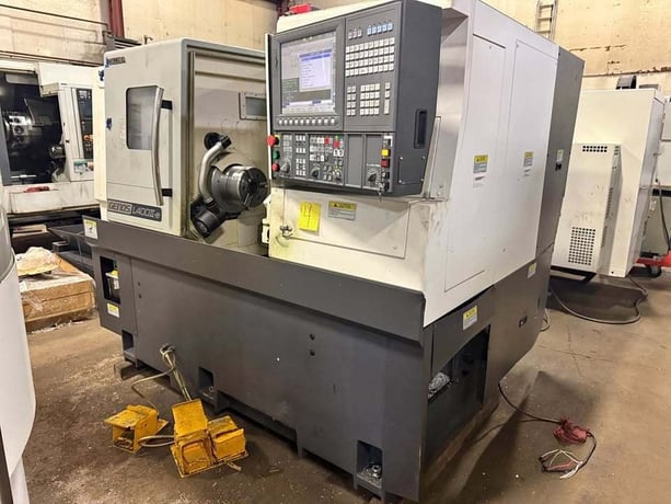 Okuma #Genos-L400II-E, CNC Lathe, 20.4" swing, 16.69" machining length, 8" chuck, 2.7" bar, 15 HP, 3,000 RPM - Image 1