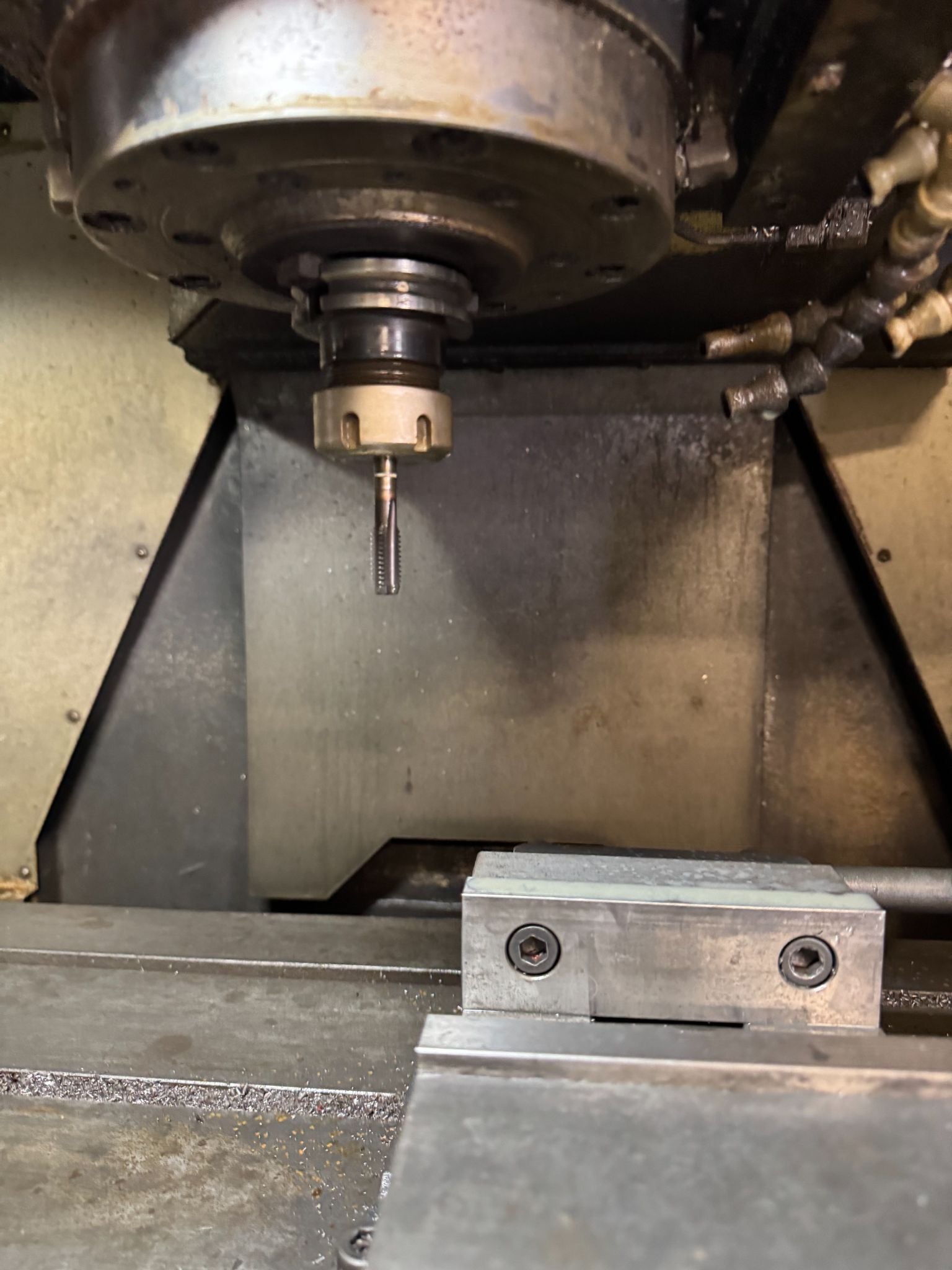 Daewoo Doosan #DNM-500, CNC vertical machining center, 30 automatic tool changer, 40.1" X, 21.2" Y, 20" Z - Image 8