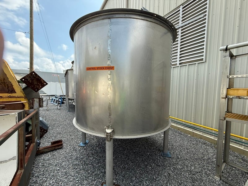 3000 gallon Stainless Steel Tank, 8' diameter x 8' tall tank, (4 available) - Image 1