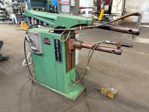 50 KVA Weld-O-Matic, Resistance Spot Welder, 24" throat depth, 575 Volt, 3PH - Image 2