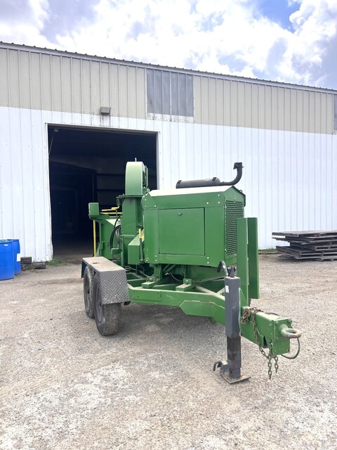 Morbark wood chipper - Image 1