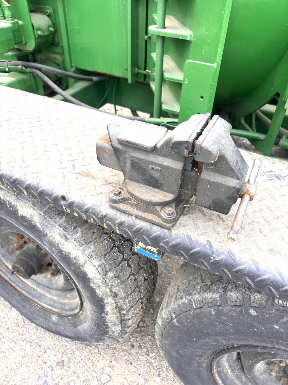 Morbark wood chipper - Image 5