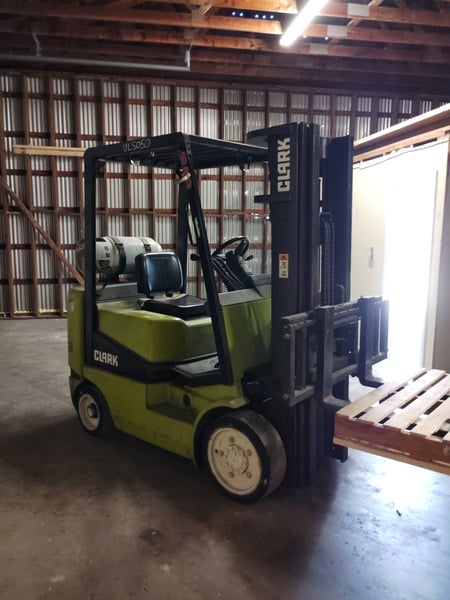 4000 lb. Clark #CGC20, Forklift, LP, 3 stage mast, cushion tire, 1998 - Image 2