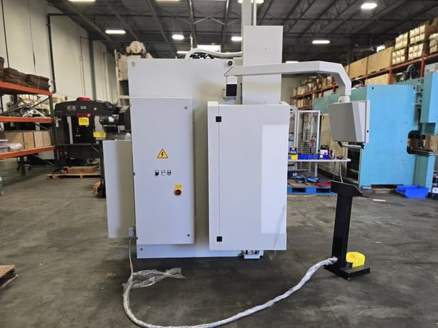 40 Ton, MVD #A40-1250, CNC Hydraulic Press Brake, 4.1' overall, 8-1/4" stroke, 16-1/8" throat, Delem DA-53T - Image 5