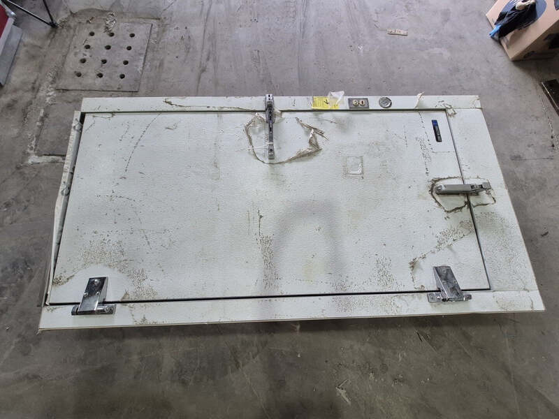 Master-Bilt #V38RC088, Door Panel Assembly 956R, new surplus - Image 1