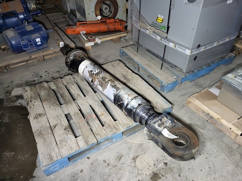 Atlas Copco #5573352700, MT6020 Hydraulic Dump Cylinder - Image 3
