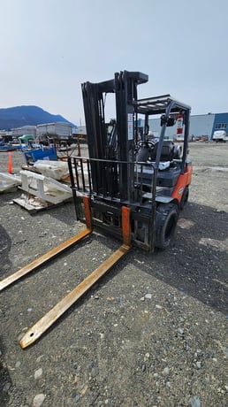 6,500 lb. Toyota #8FGU32, dually forklift, LPG, 187" lift, 3-stage mast, cushion tires, sideshift, 2,746 - Image 6