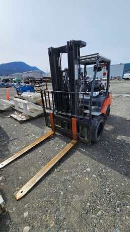 6,500 lb. Toyota #8FGU32, dually forklift, LPG, 187" lift, 3-stage mast, cushion tires, sideshift, 2,746 - Image 7