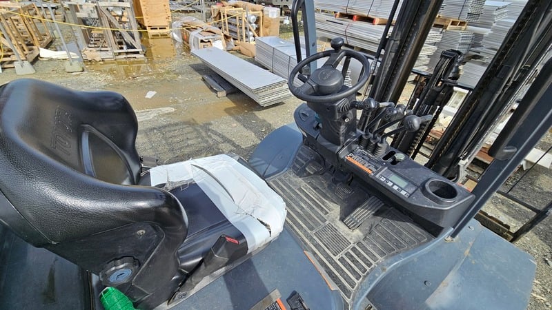 6,500 lb. Toyota #8FGU32, dually forklift, LPG, 187" lift, 3-stage mast, cushion tires, sideshift, 2,746 - Image 9