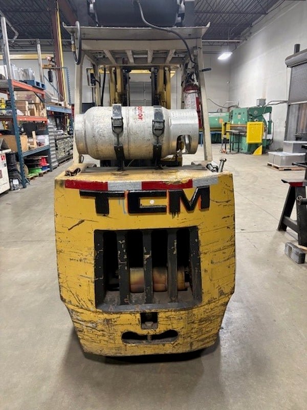 8,000 lb. TCM #FCG36N5, forklift, LPG, 189" lift, 3-stage mast, cushion tires, 7,895 hours, 1984 - Image 4