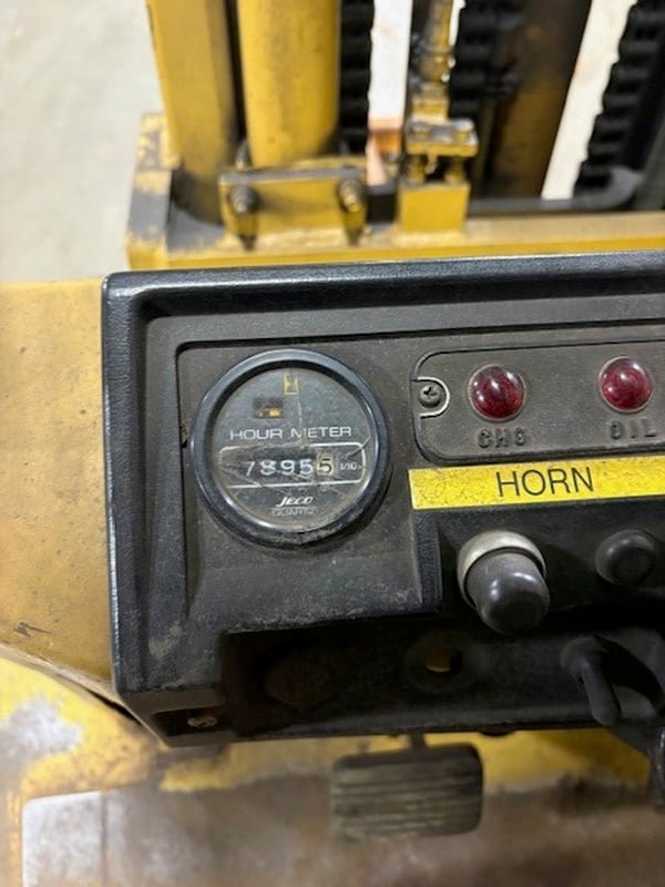 8,000 lb. TCM #FCG36N5, forklift, LPG, 189" lift, 3-stage mast, cushion tires, 7,895 hours, 1984 - Image 6