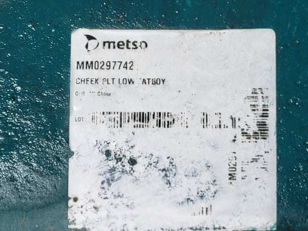 Metso #MM0297742, Cheek Plate - Image 2