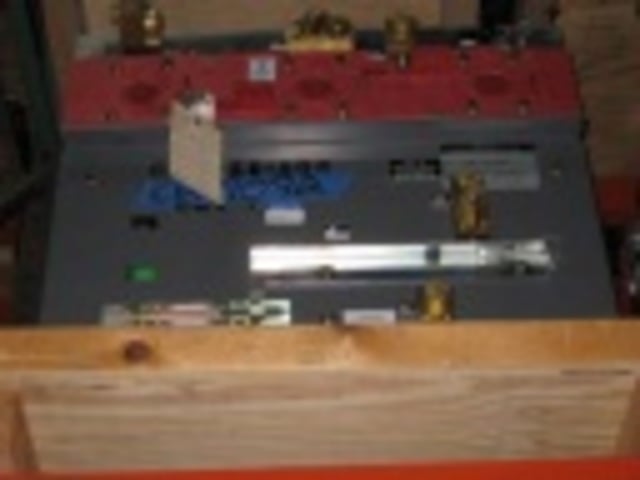 2000 Amps, Eaton, electrically operated, drawout, 15000 Volts, #VB5931 - Image 1