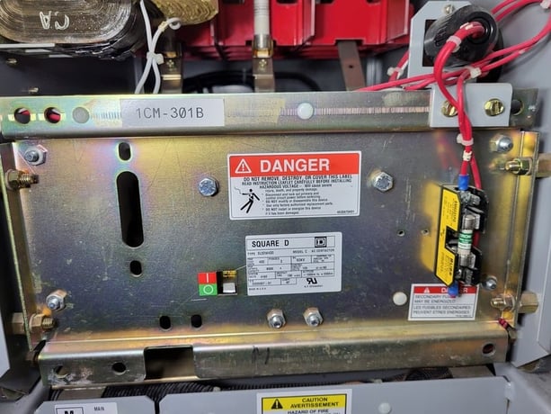 Square D #MG44D, ISO-Flex 4160 Volts Medium Voltage MCC w/ 1x SL50W430 & 3x SL50W Vacuum Contactors, 2002 - Image 5