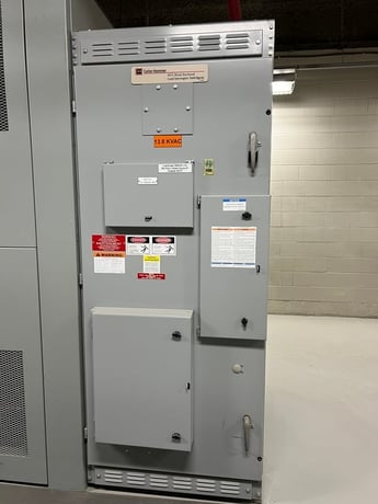 Cutler-Hammer, MVS 13800 Volts Load Interrupter Switch, 3200 Amps - Image 1