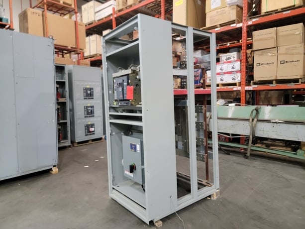 Square D #NW32H1, Low-Voltage Switchgear Feeder Section w/ 3200 Amps Masterpact Breaker & SurgeLogic SPD - Image 2