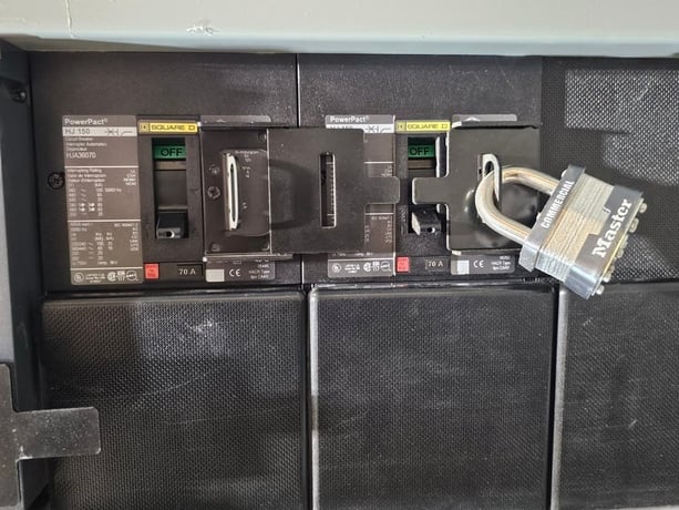 CSL, 480/277 Volts, 3 Phase, 3000 Amps Switchgear Unit w/ PowerPact 1200 Amps, 800 Amps Main Breakers - Image 10