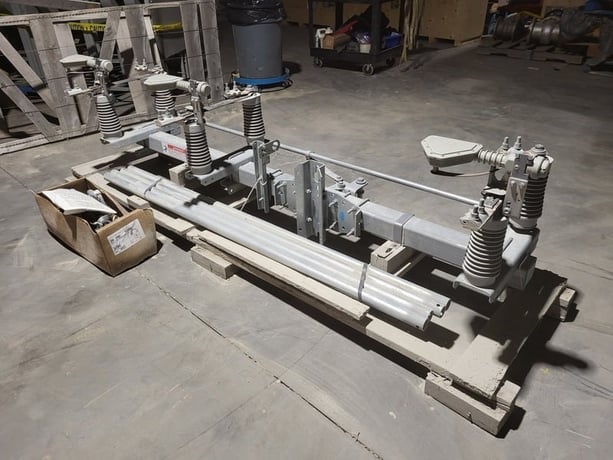 S & C Electric Co #147423R4-P1, OMNI-Rupter Switch, like new - Image 8