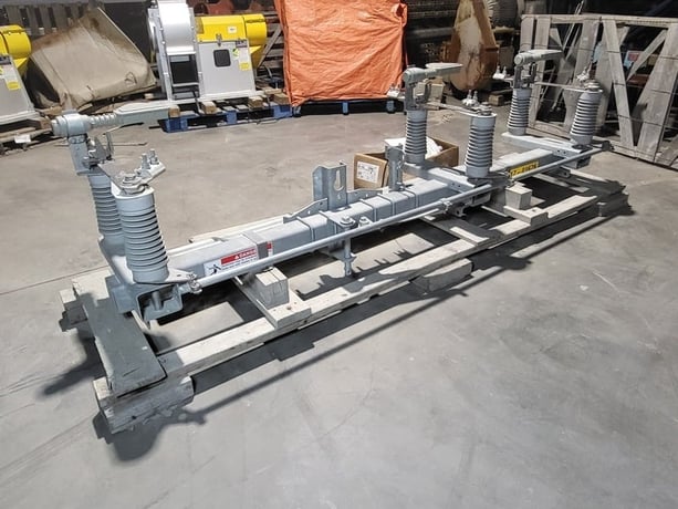 S & C Electric Co #147423R4-P1, OMNI-Rupter Switch, like new - Image 10