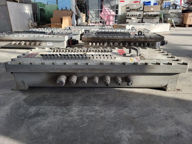 Appleton #XPE32252B.I152, 225 Amps, 120/208 Volts, 3 Phase, 42 Circuits Panelboard, 2002 - Image 6