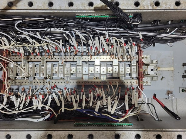 Appleton #XPE32252B.I152, 225 Amps, 120/208 Volts, 3 Phase, 42 Circuits Panelboard, 2002 - Image 8