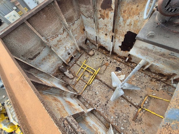 Metso, Underground Mine Water Pump Skid - HMG 100 Agitated Tank, Dual 100 HP Motors, Benshaw Controls - Image 3
