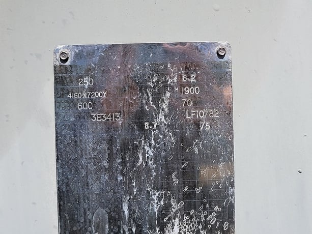 250 KVA 4160/7200 Primary, 600 Secondary, Westinghouse #3E3413, Oil Filled Transformer, Pole Mount (2 - Image 2