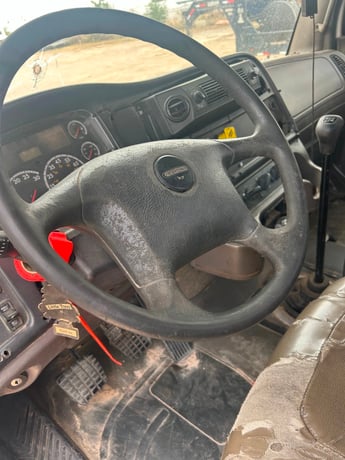 Freightliner #M2106, tubing tester, (Oilfield NDT equipment) 2009 - Image 2
