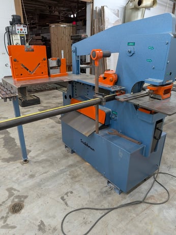 6" x 6" x 3/8" Scotchman #6509-24M, 65 ton, 9" throat, 5 HP, 48" manual Back Gauge, loaded with accessories - Image 3