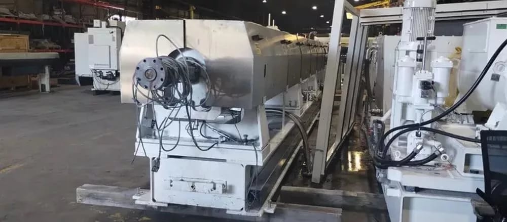 9.84" Krauss Maffei #KE250x30D, extruder, 30:1 L/D, side vented, water cooled, 268 HP, 2020 - Image 3