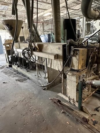 Welex #Gala-6, pelletizing line, 30:1 L/D vented barrel & screw, ran 980 Lbs/Hr HIPS - Image 1