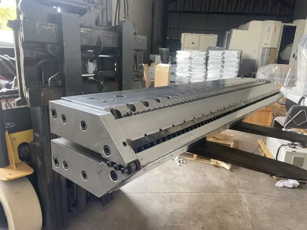 62" EDI #UH40, R-Bar sheet extrusion die, 7" multiflow manifold, .020" to .050" lip opening, approx. 27.5 - Image 7