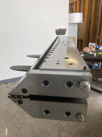 62" EDI #UH40, R-Bar sheet extrusion die, 7" multiflow manifold, .020" to .050" lip opening, approx. 27.5 - Image 9