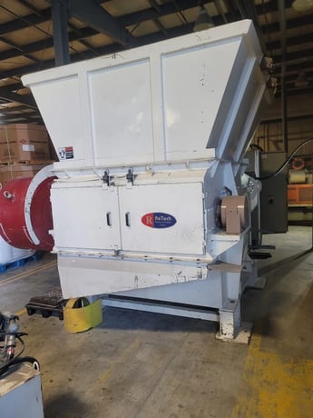 Vecoplan #RG62/125-SPK-FF, single shaft shredder, 62" opening, 125 HP, hydraulic ram feed, rebuilt drive, 2004 - Image 1