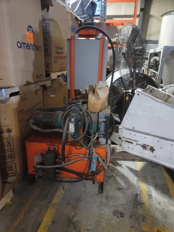 Vecoplan #RG62/125-SPK-FF, single shaft shredder, 62" opening, 125 HP, hydraulic ram feed, rebuilt drive, 2004 - Image 3