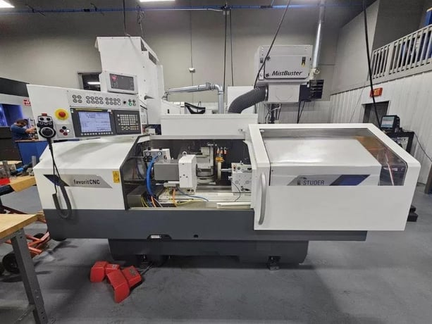 Studer #Favorit, CNC Cylindrical Grinder, 25.6" Center Distance, 6.9" Center Height, Fanuc 0i-TD, 10 HP, 2021 - Image 2