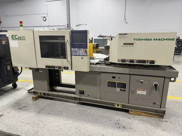 44 Ton, 1.23 oz., Toshiba #EC45N-II, injection molding machine, 12.6" x 12.6" tie bars, V30 Control, 2010 - Image 1