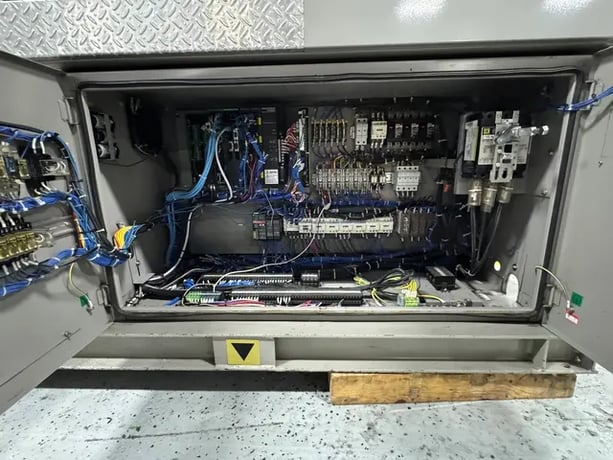 44 Ton, 1.23 oz., Toshiba #EC45N-II, injection molding machine, 12.6" x 12.6" tie bars, V30 Control, 2010 - Image 4