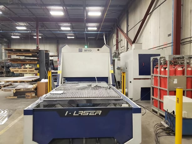 MVD #F6-1530, CNC fiber laser cutting system, 6,000 watt, 5' x 10' table, approx. 9,600 hours, ESA 660w - Image 2